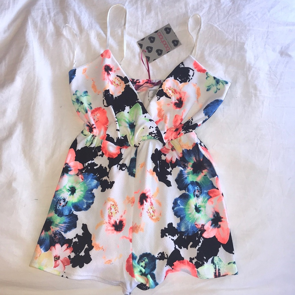 NEVER WORN floral romper 🌺🌞